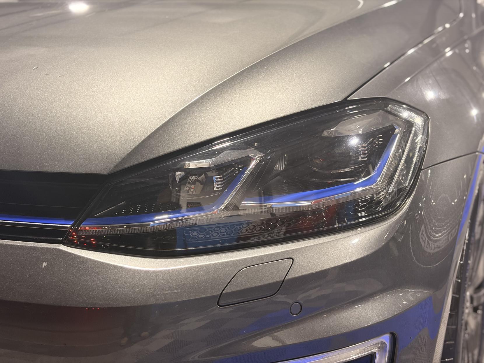 Volkswagen e-Golf - Image 9