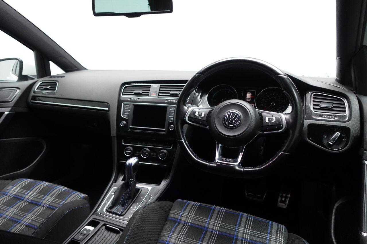 Volkswagen Golf - Image 17