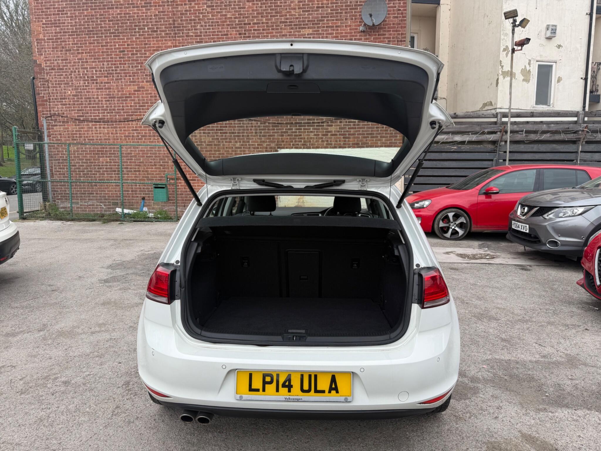 Volkswagen Golf - Image 27