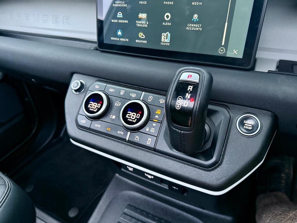 Land Rover Defender 90 - Image 38