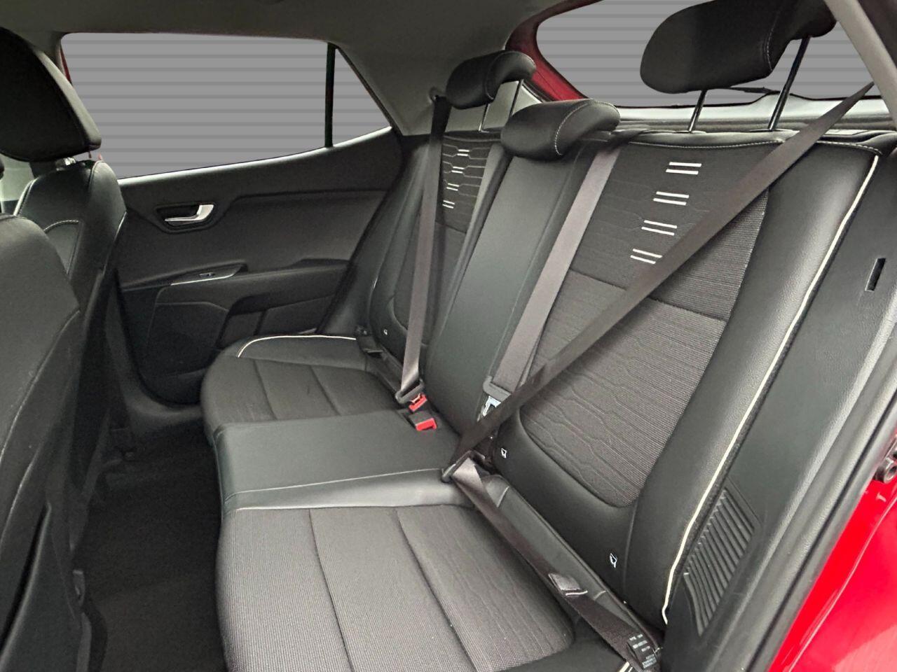 Kia Stonic - Image 38