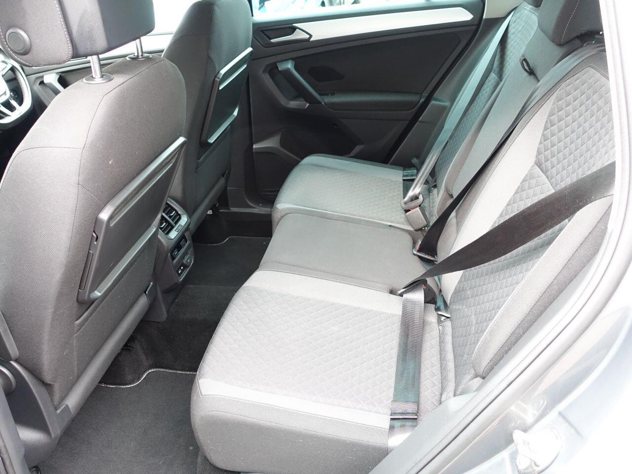 Volkswagen Tiguan - Image 11