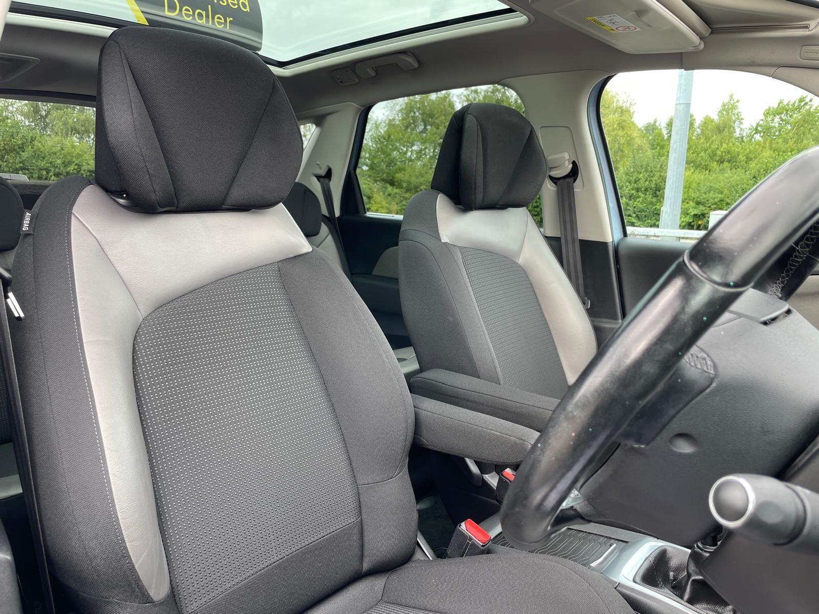Citroen C4 Picasso - Image 18