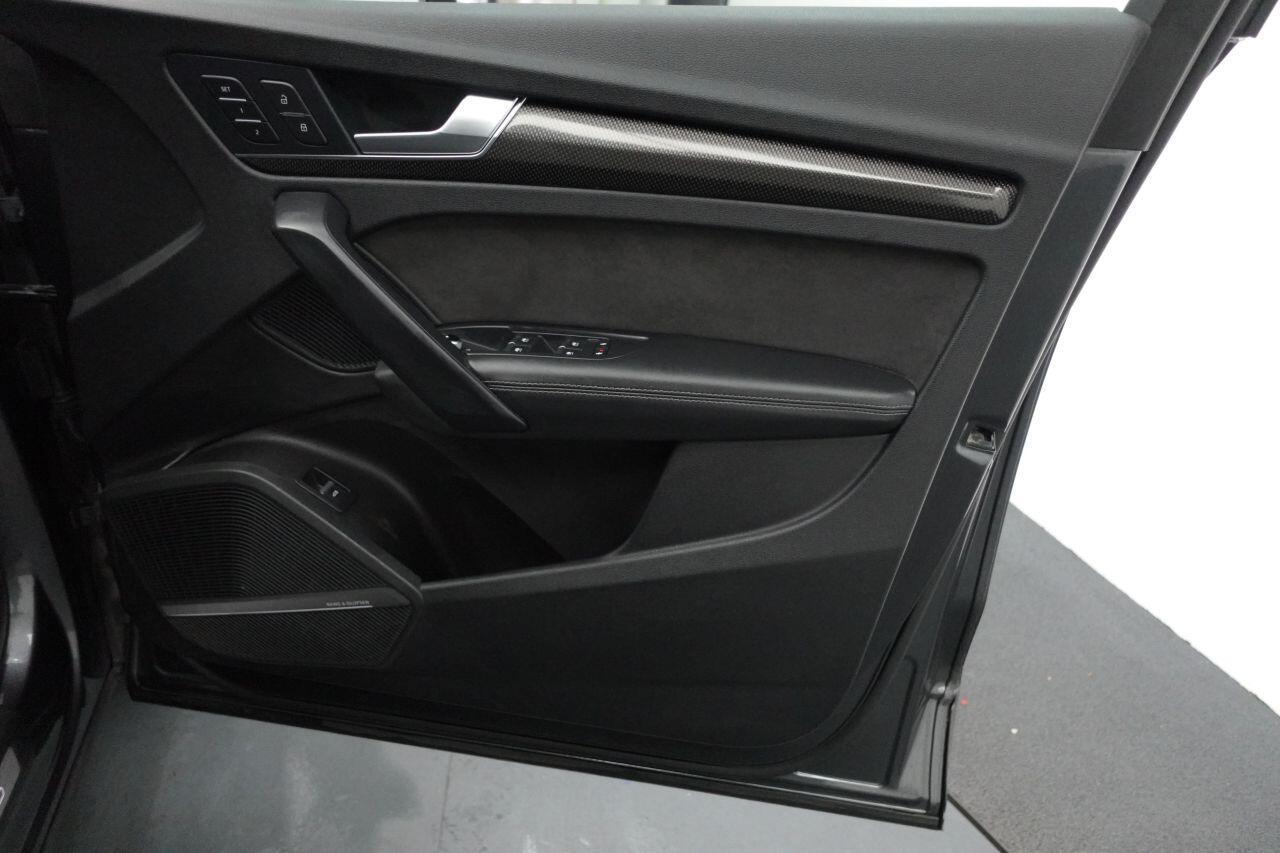 Audi SQ5 - Image 17