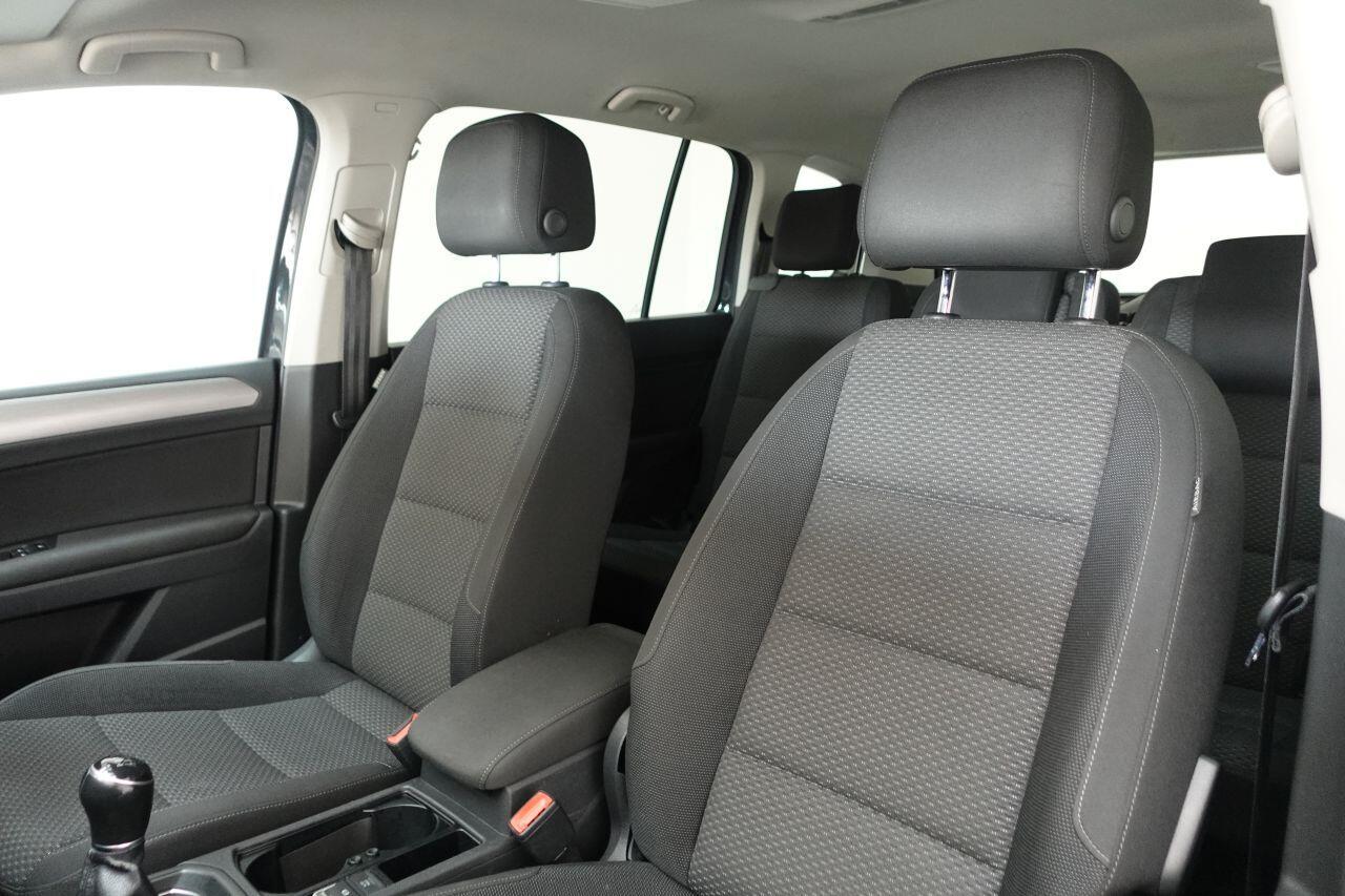 Volkswagen Touran - Image 17