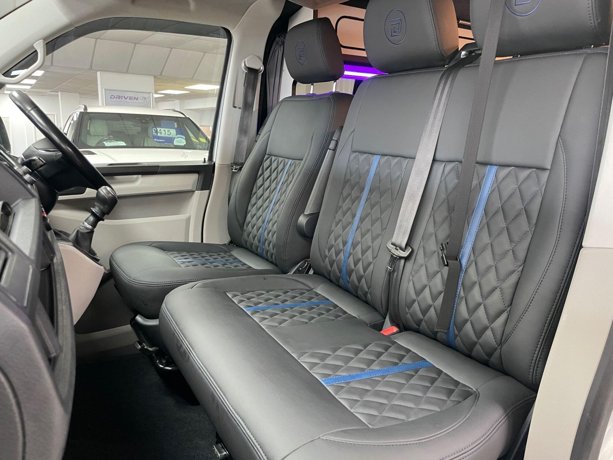 Volkswagen Transporter - Image 37