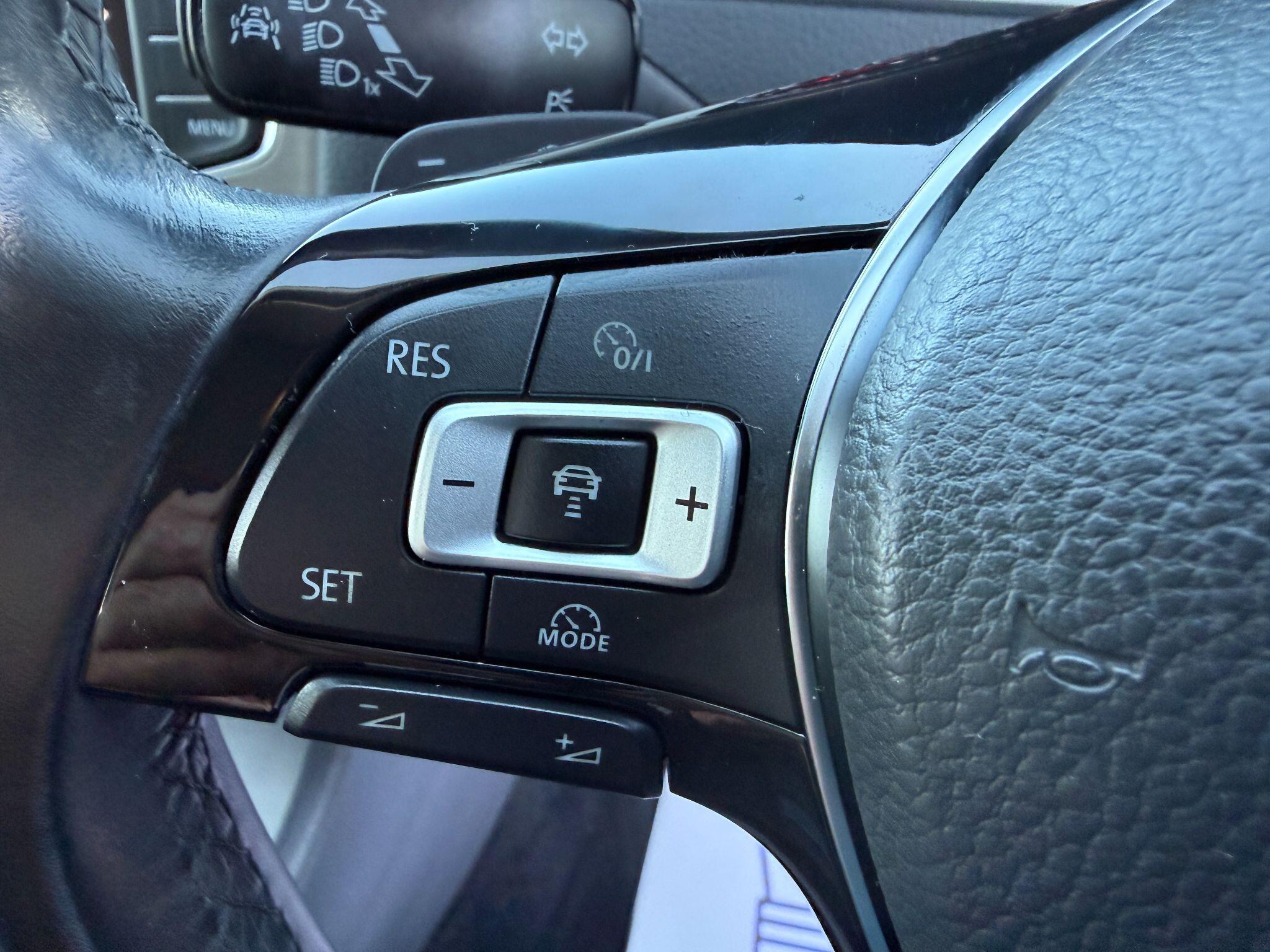 Volkswagen Golf - Image 52