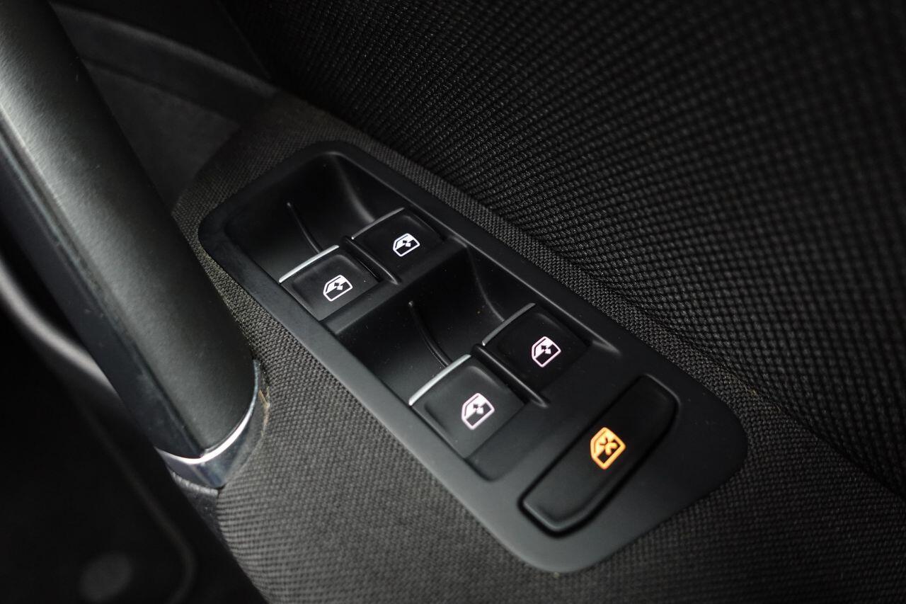 Volkswagen Golf - Image 50