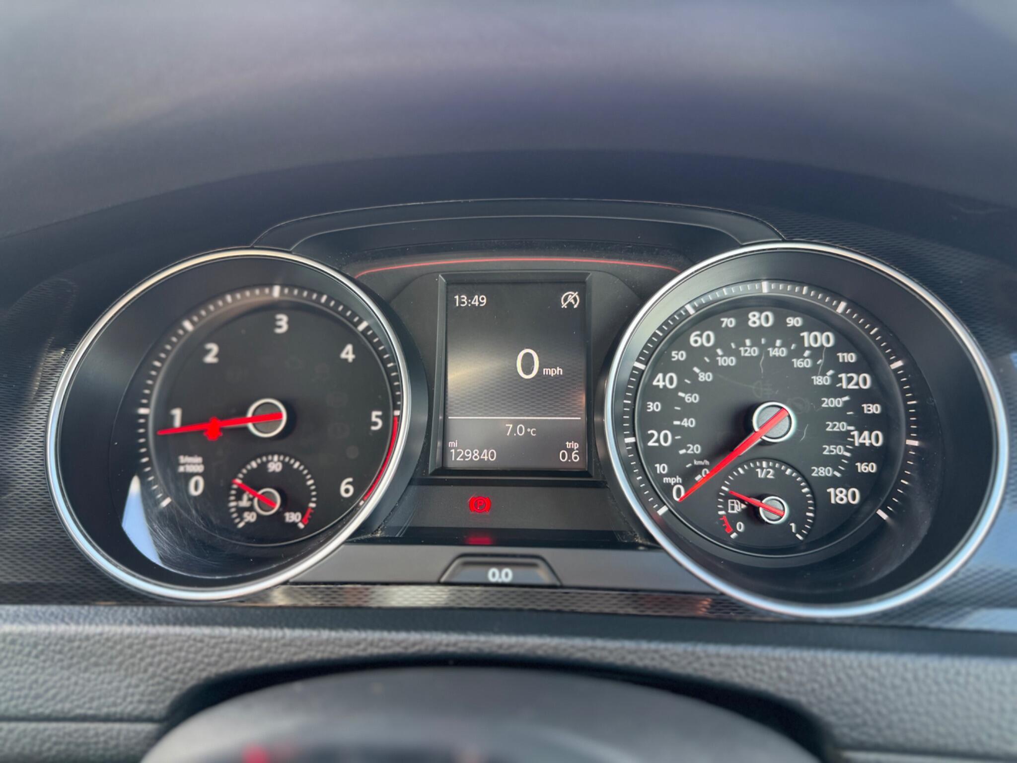 Volkswagen Golf - Image 38