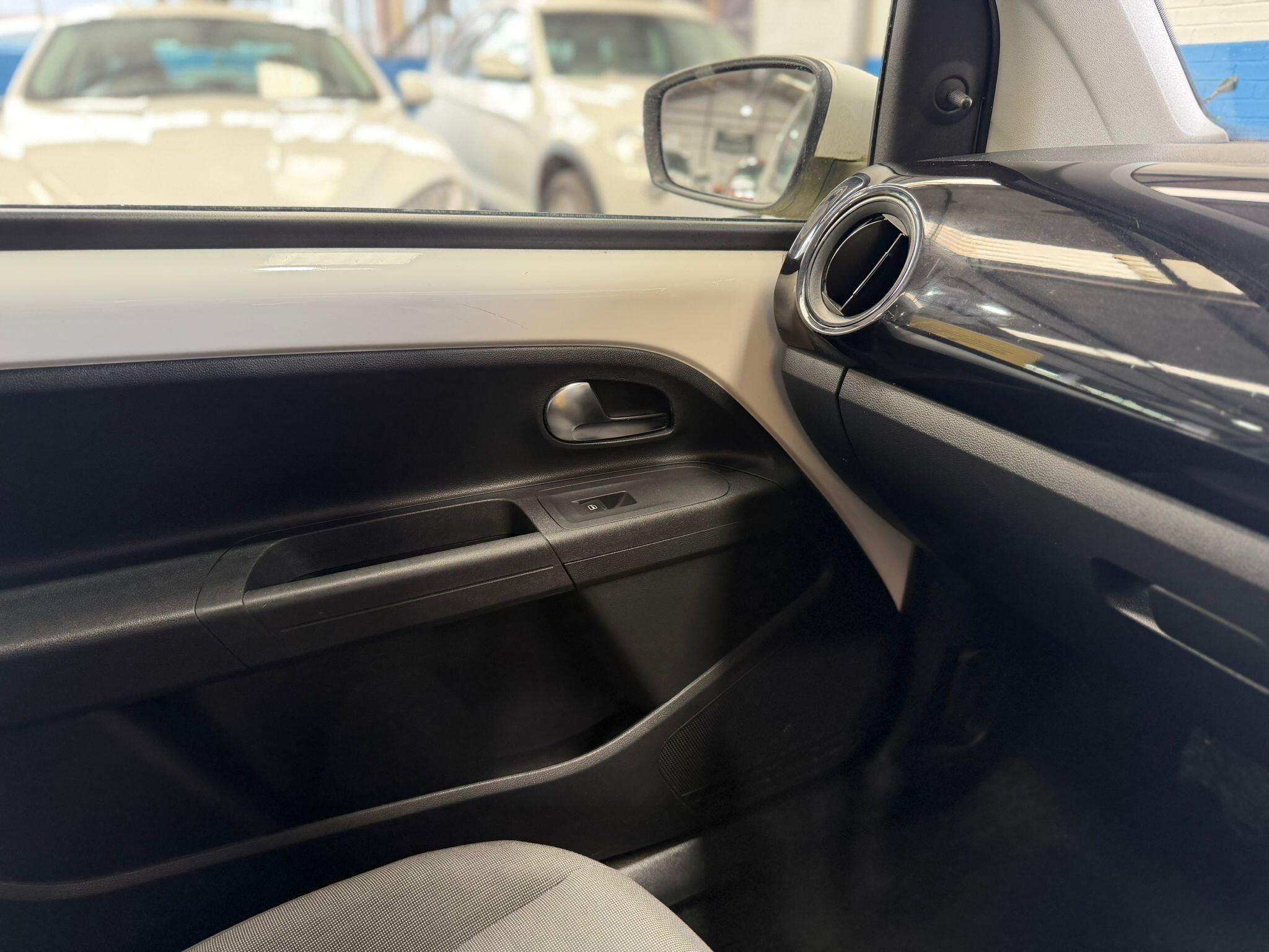 Volkswagen up! - Image 19