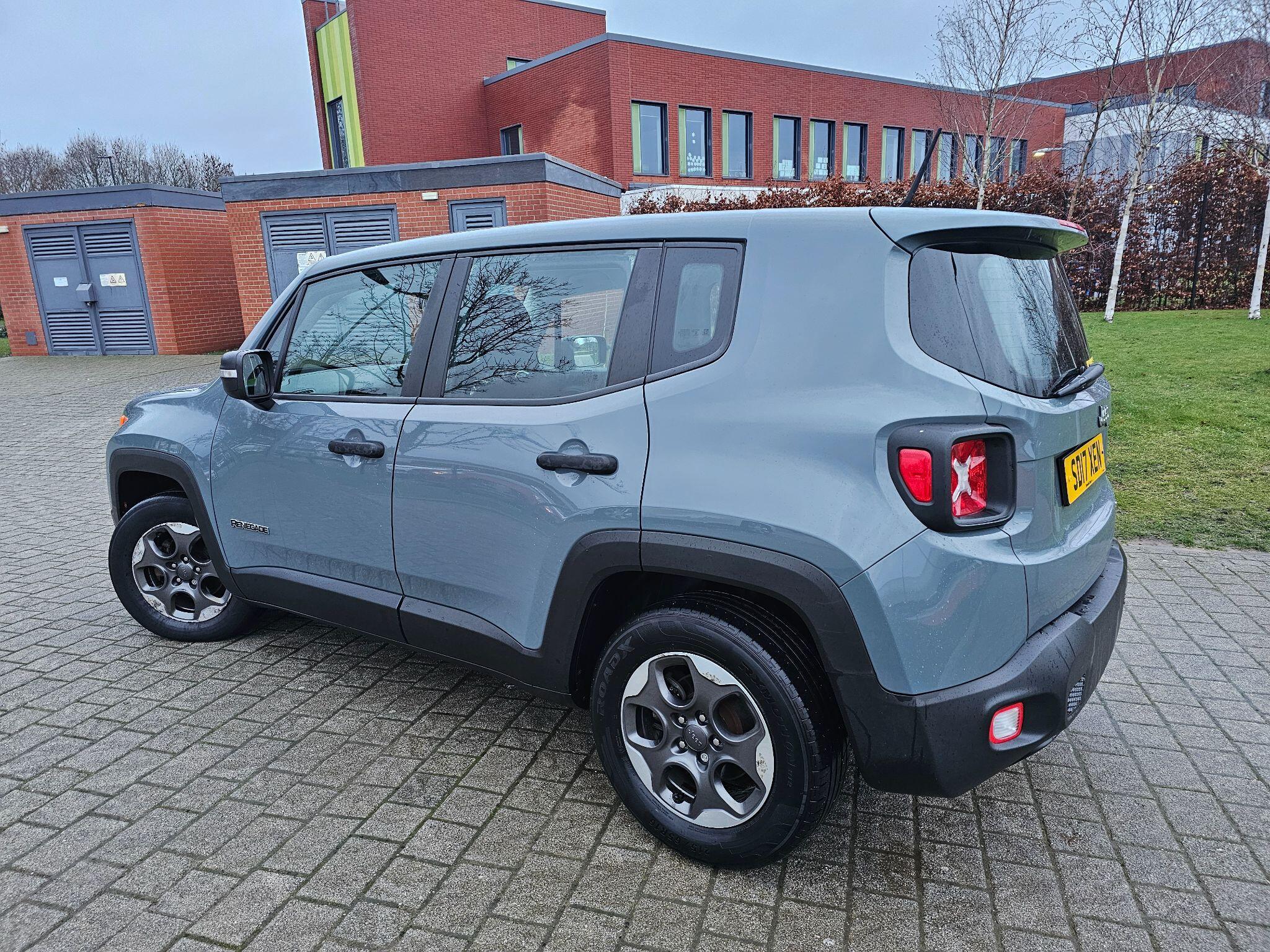 Jeep Renegade - Image 13