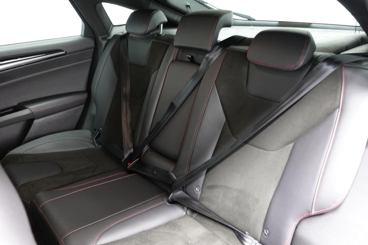 Ford Mondeo - Image 20