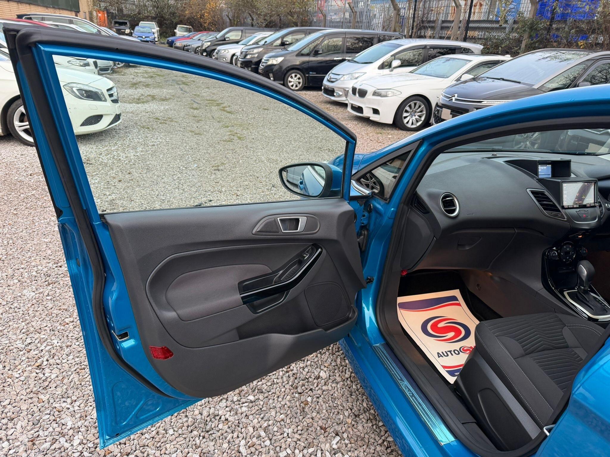 Ford Fiesta - Image 11