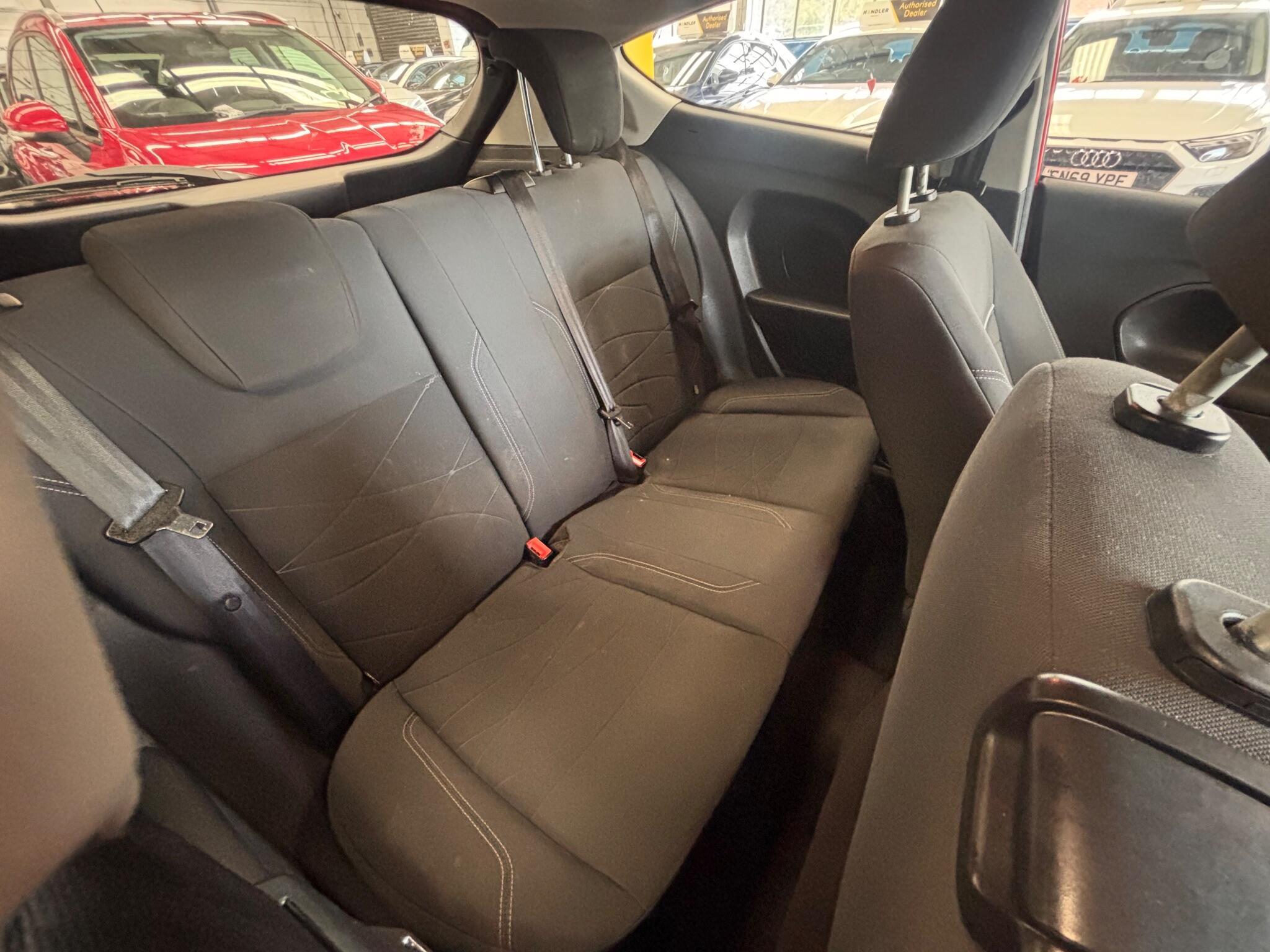 Ford Fiesta - Image 19