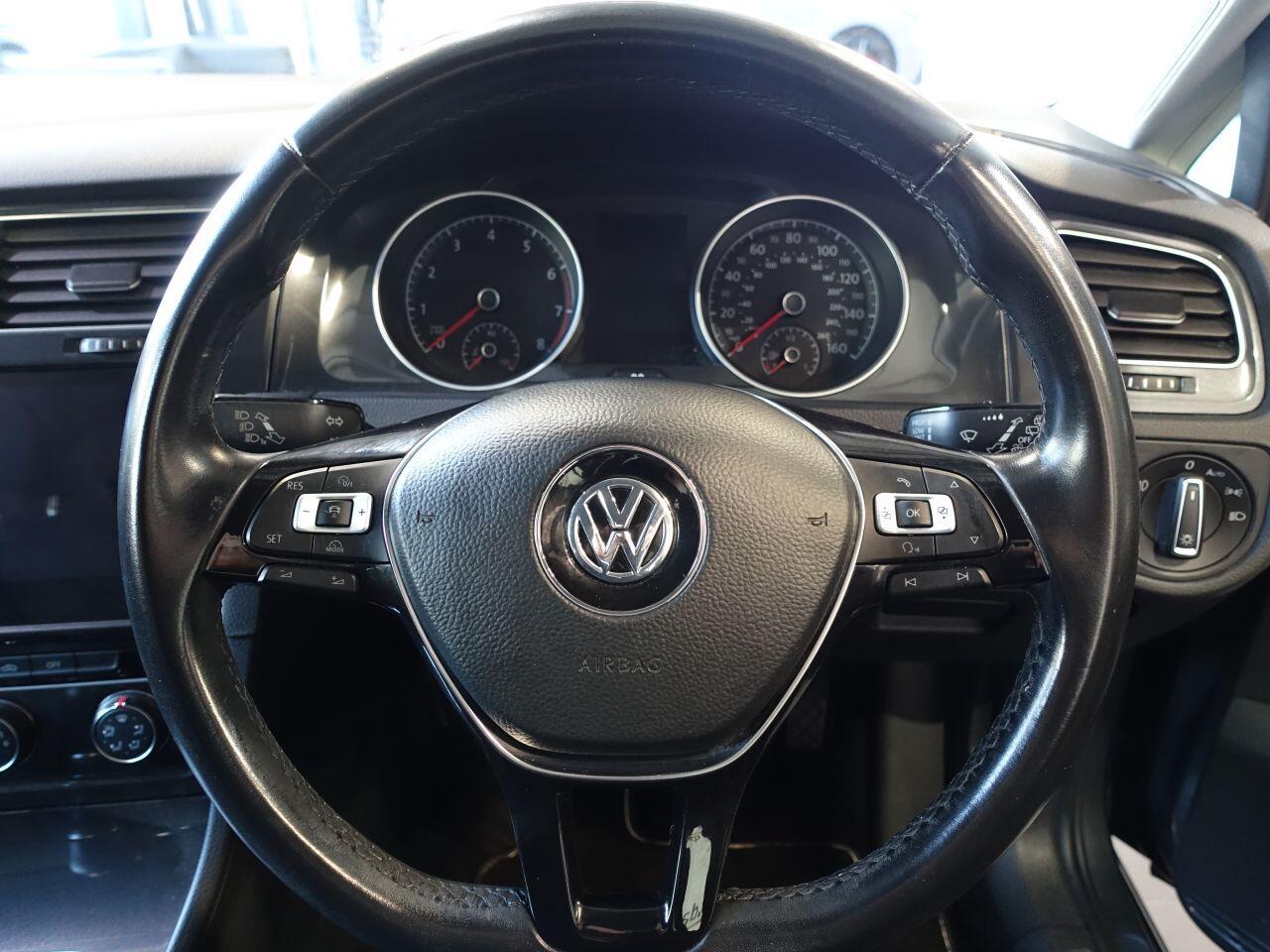Volkswagen Golf - Image 23