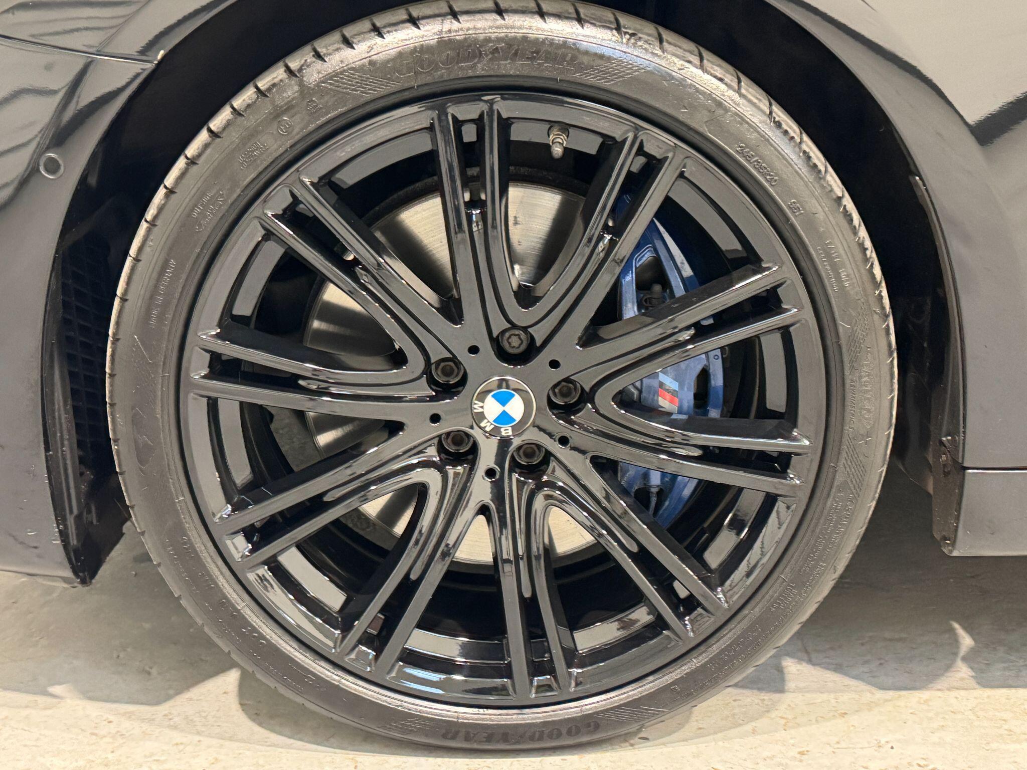 BMW 5 Series - Image 26