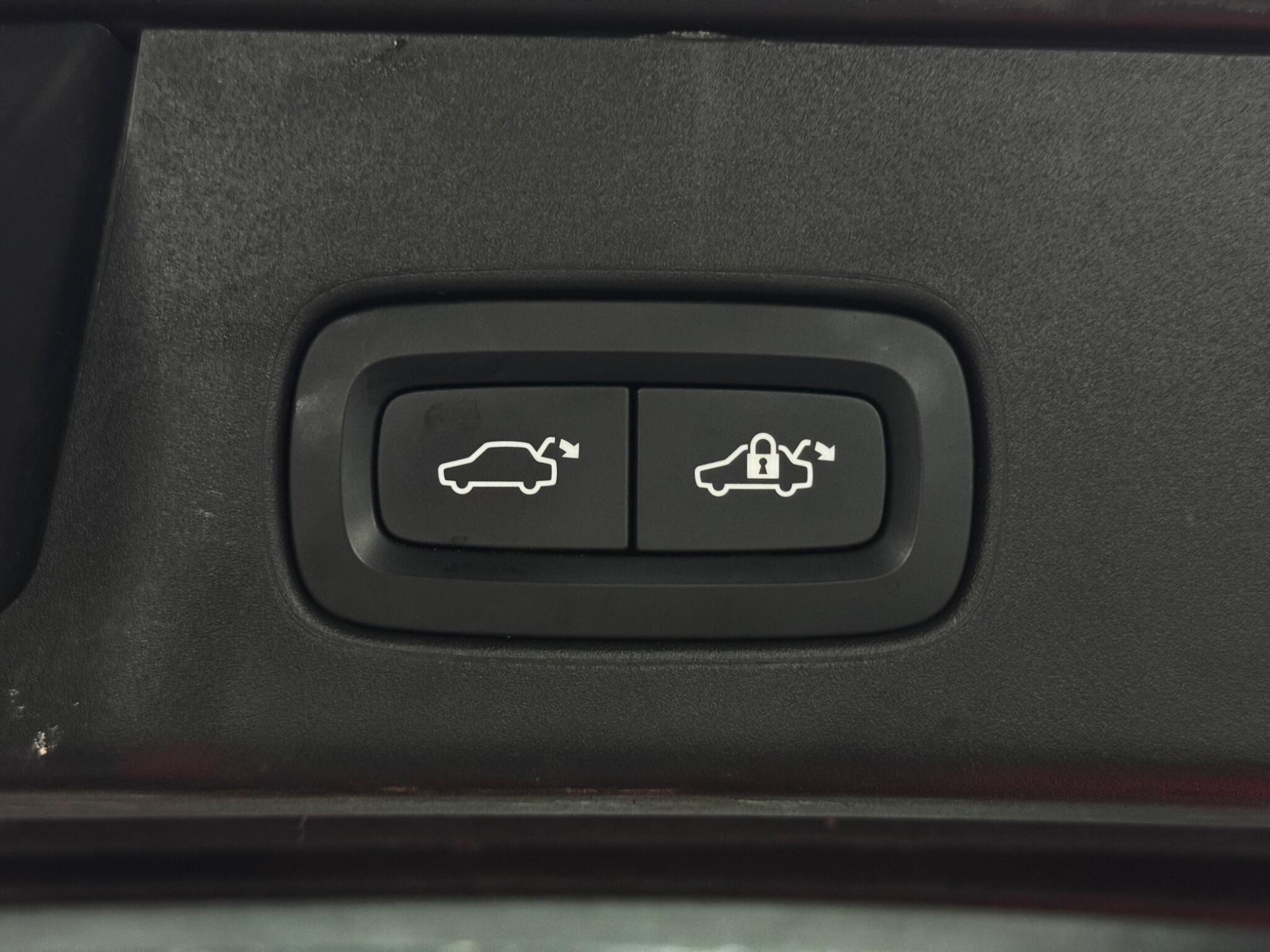 Volvo V90 - Image 40