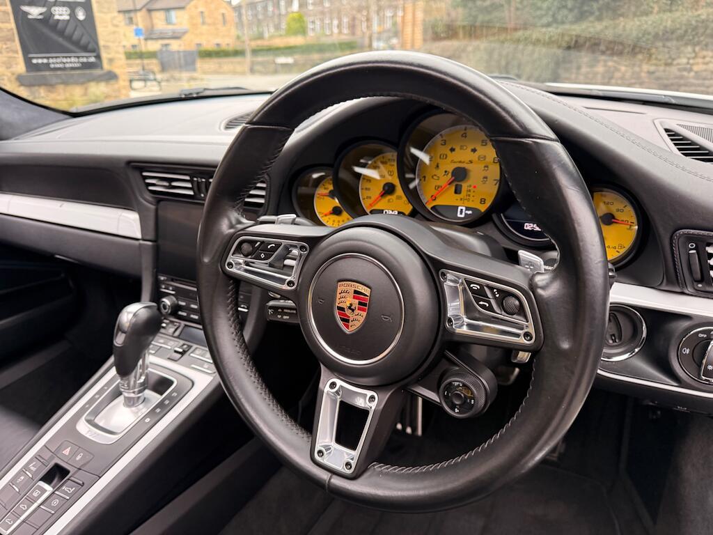 Porsche 911 - Image 60