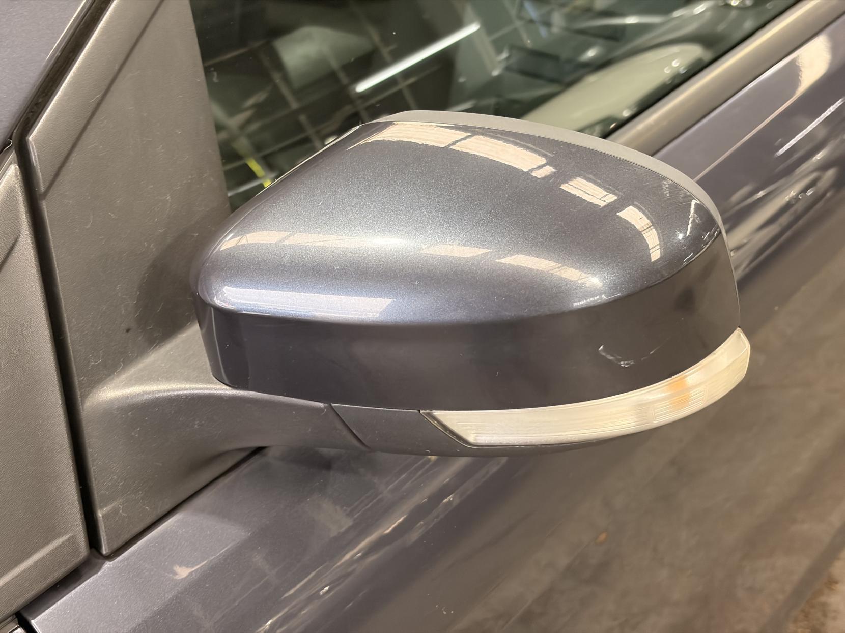 Ford Focus - Image 18