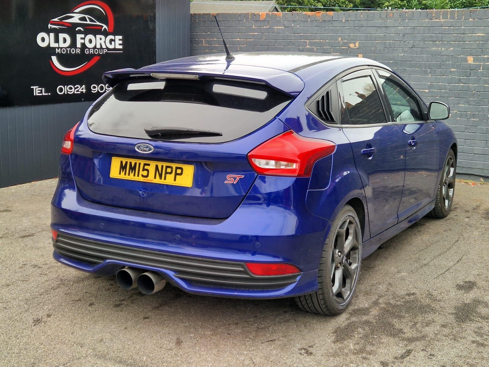 Ford Focus - Image 10