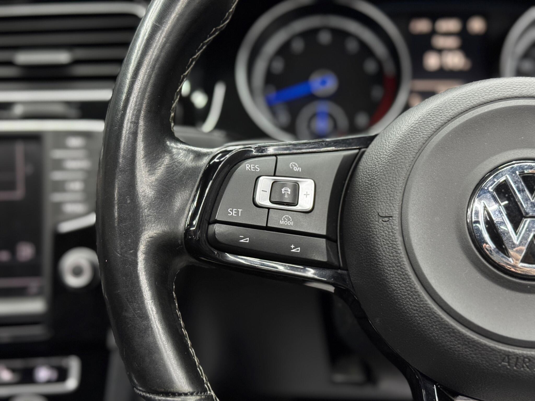 Volkswagen Golf - Image 19
