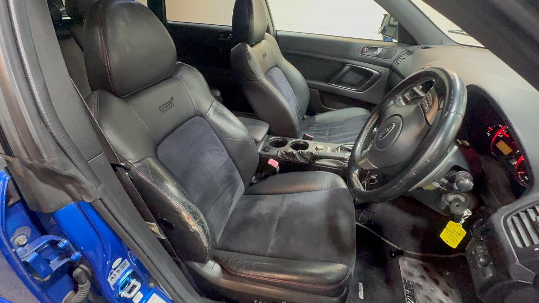 Subaru Legacy - Image 8
