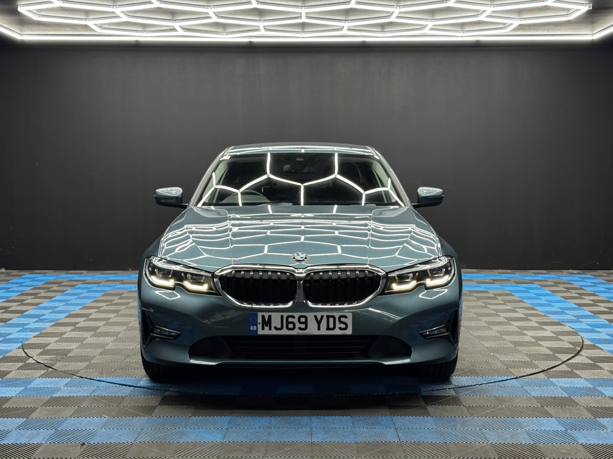 BMW 3 Series - Image 2