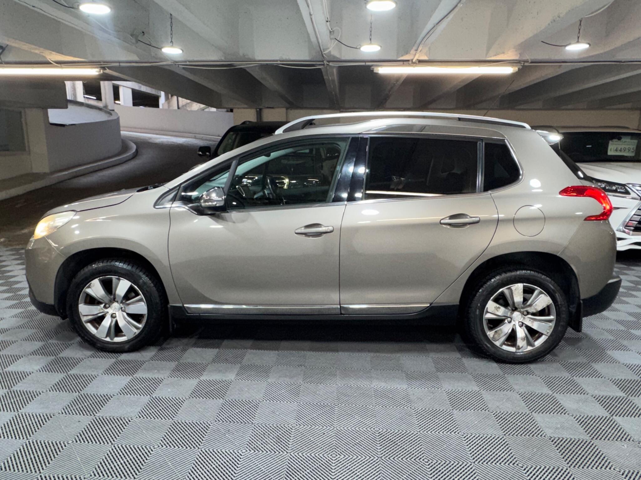 Peugeot 2008 - Image 2