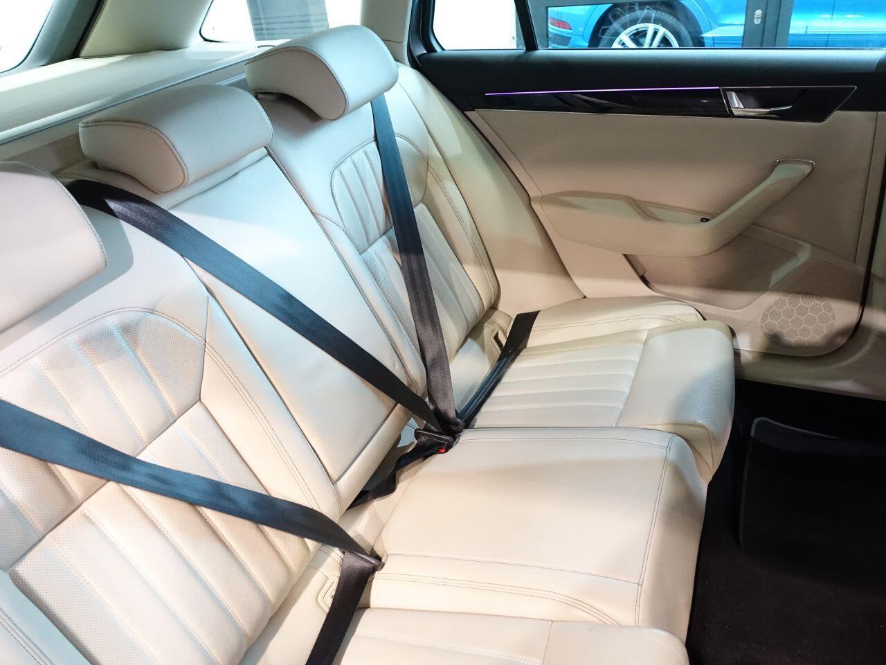 Skoda Superb - Image 19