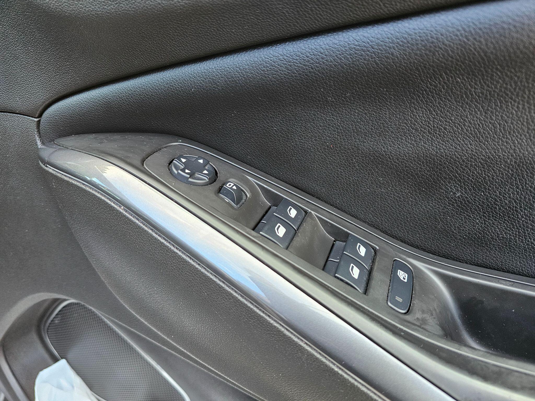 Vauxhall Grandland X - Image 21