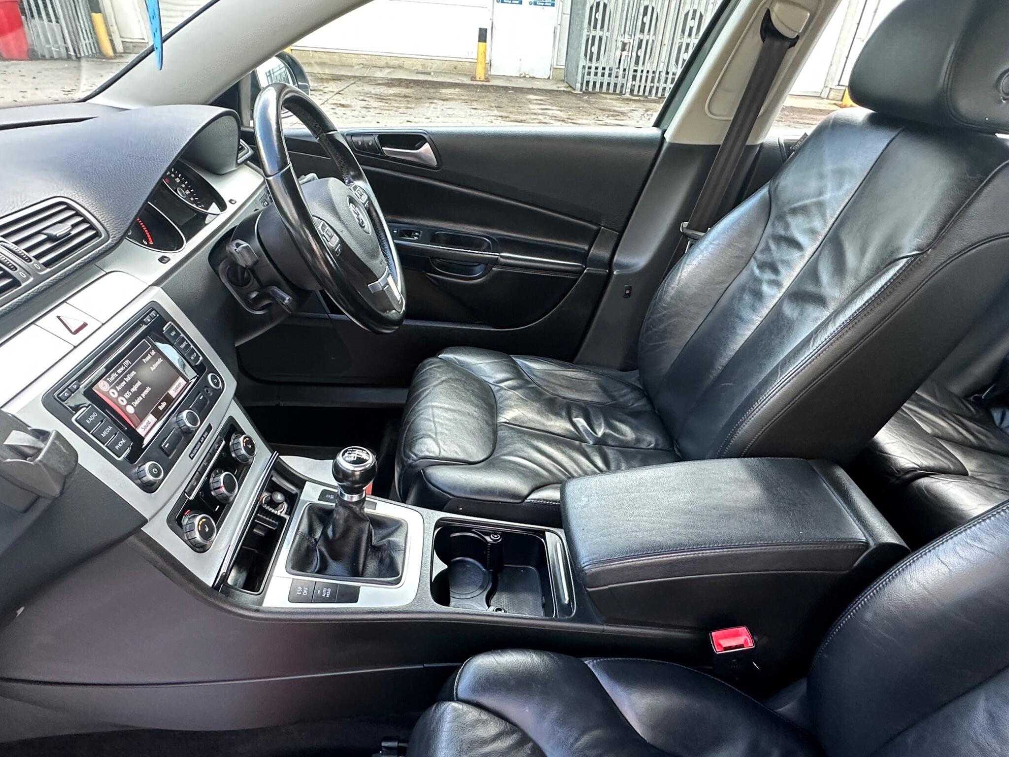 Volkswagen Passat - Image 48