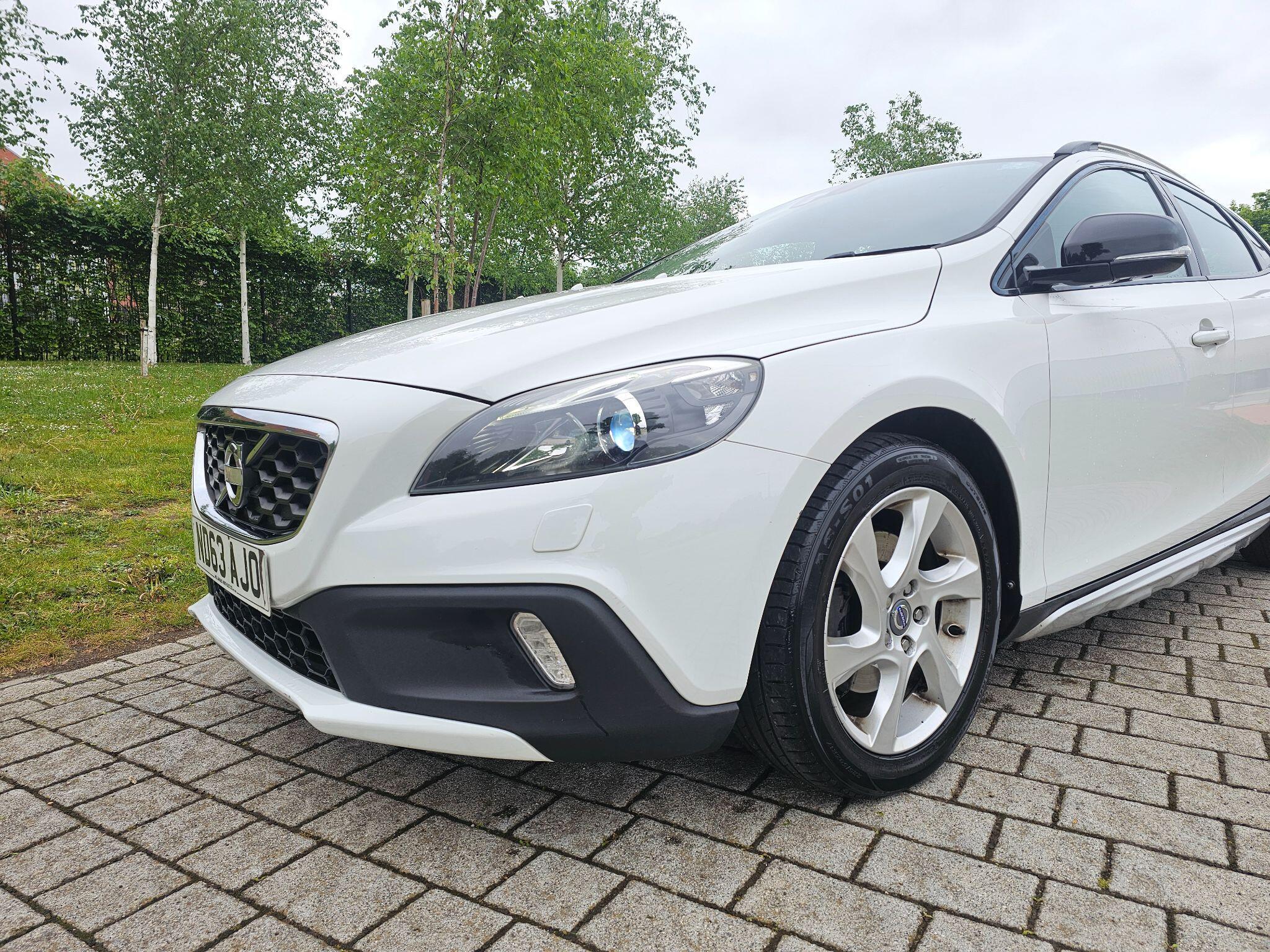 Volvo V40 CROSS COUNTRY - Image 30