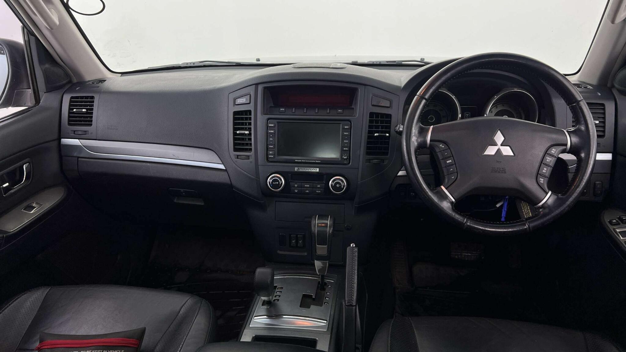 Mitsubishi Shogun - Image 16