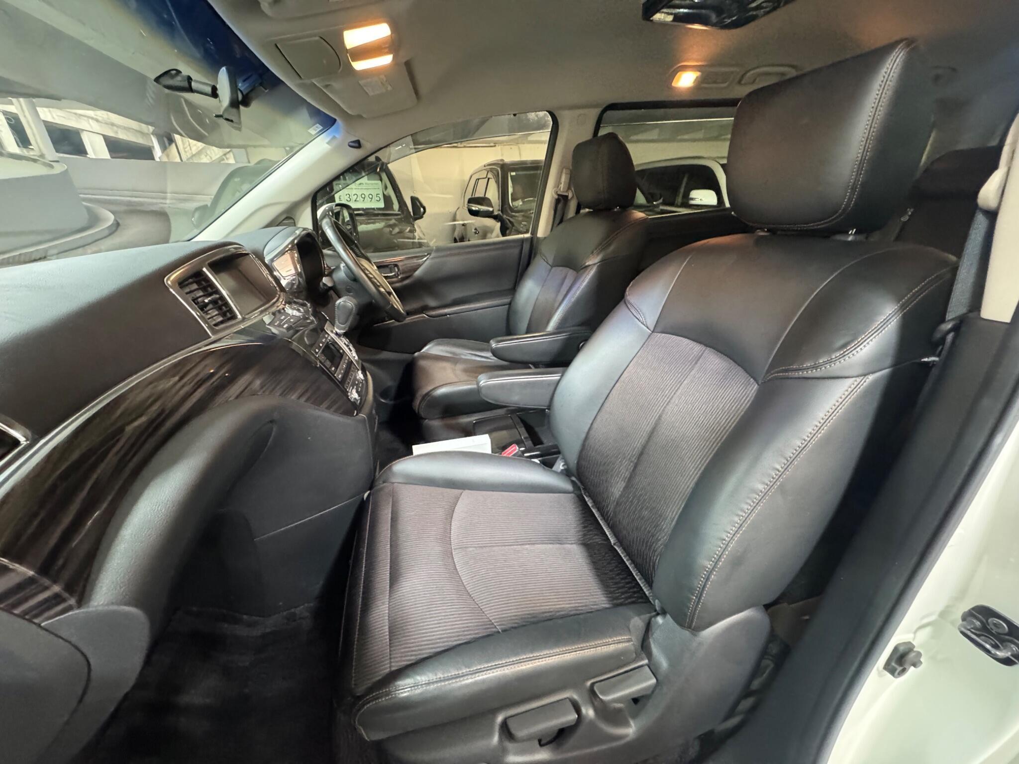 Nissan Elgrand - Image 10