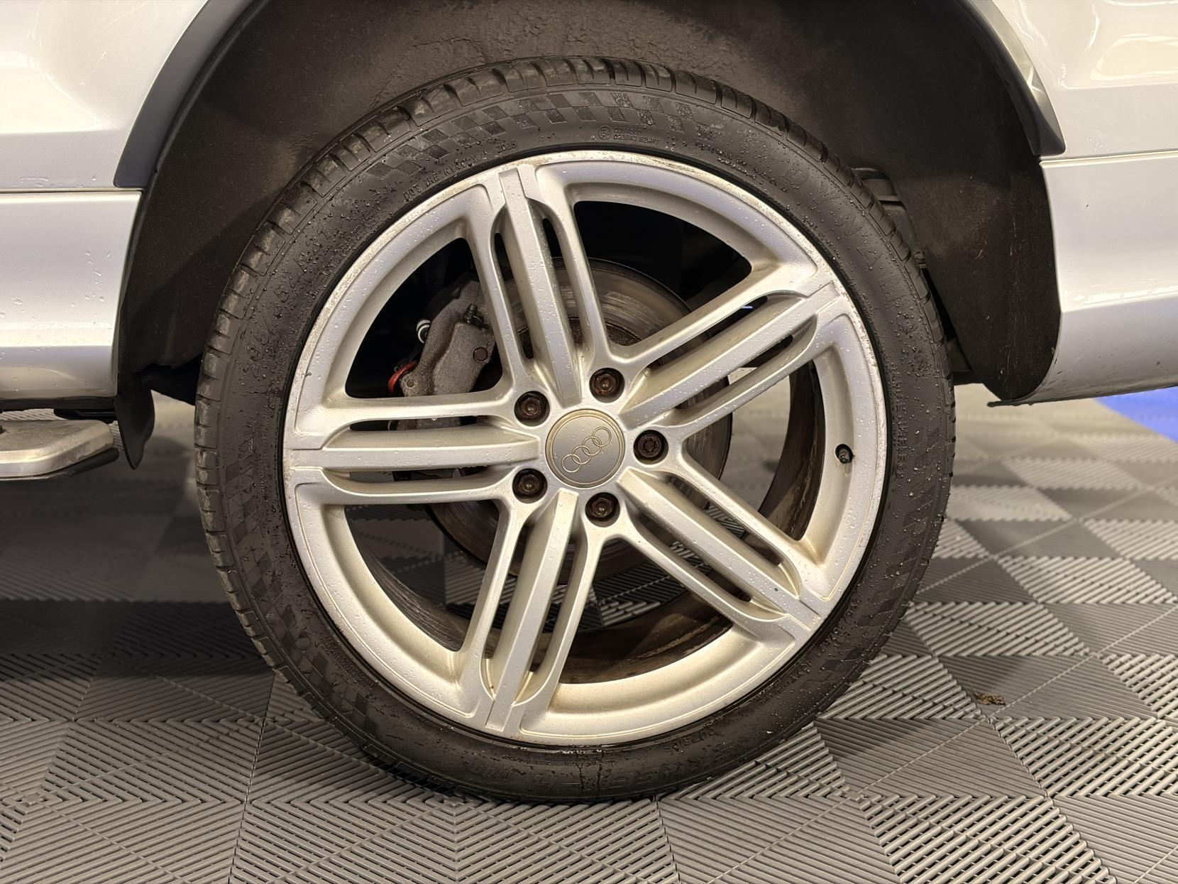 Audi Q7 - Image 19