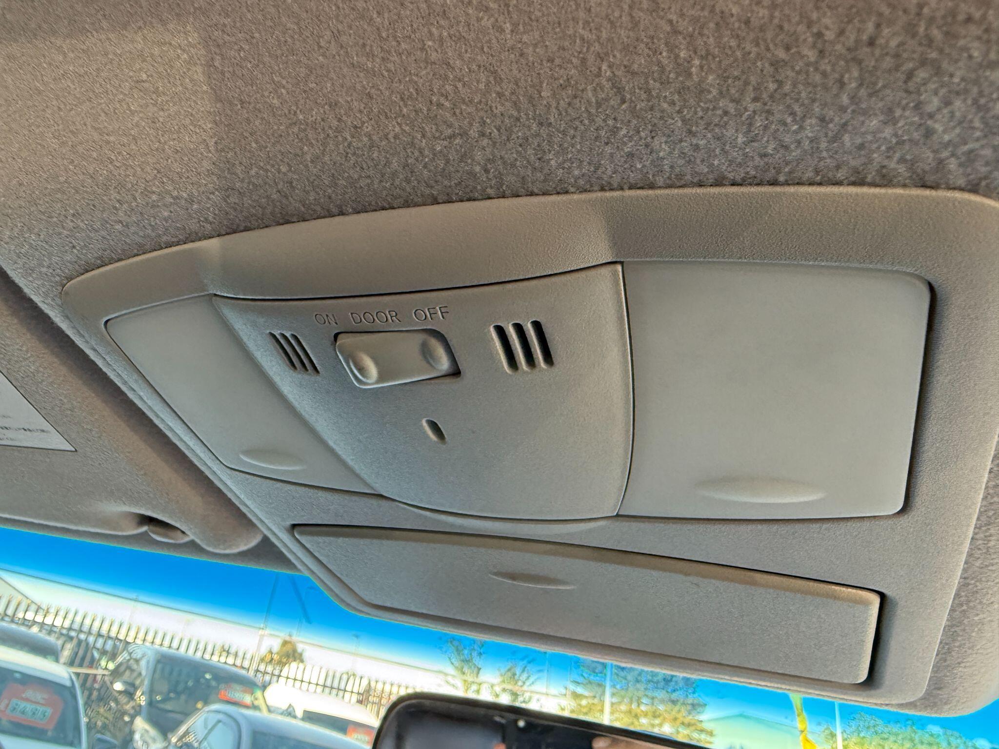 Nissan Elgrand - Image 60