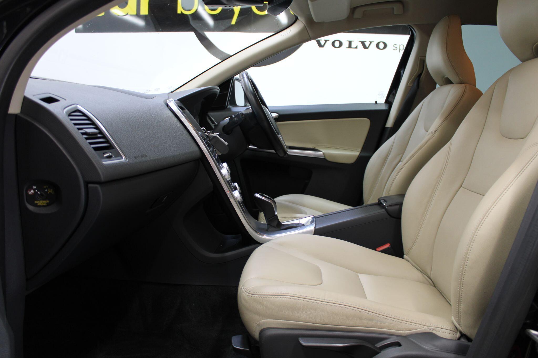 Volvo XC60 - Image 32