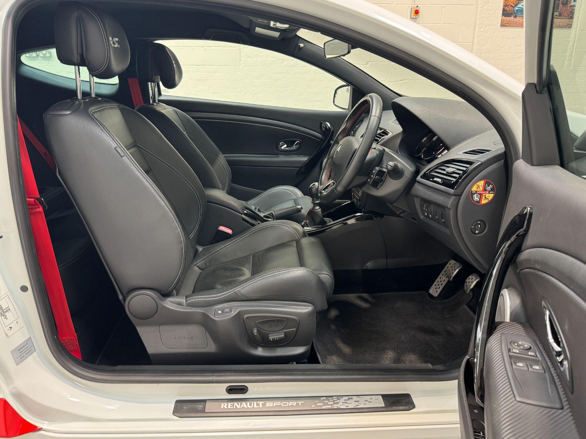 Renault Megane - Image 18