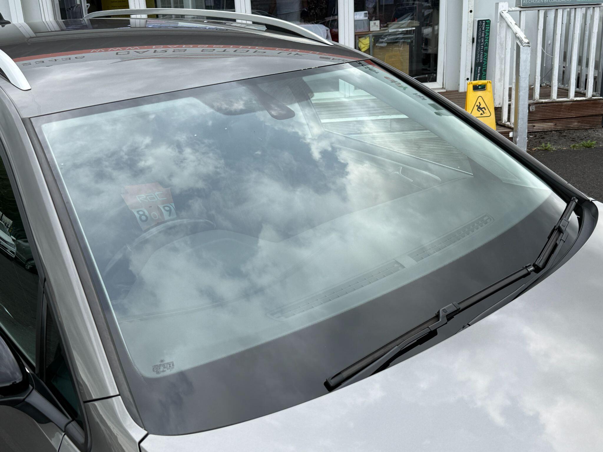 Volkswagen Golf - Image 16