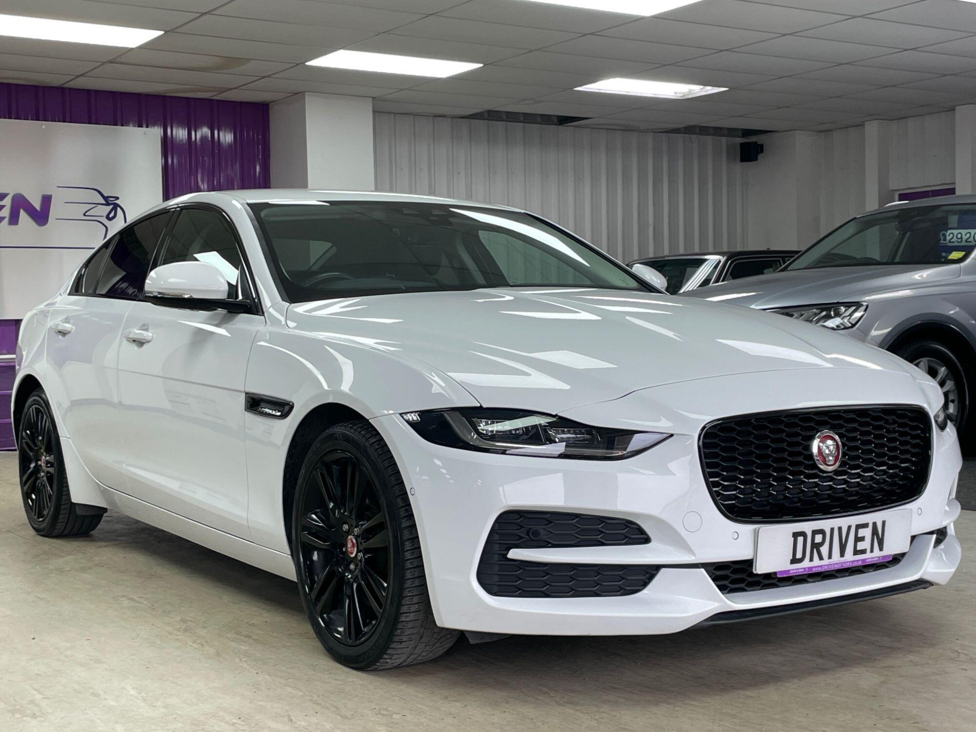 Jaguar XE - Image 5