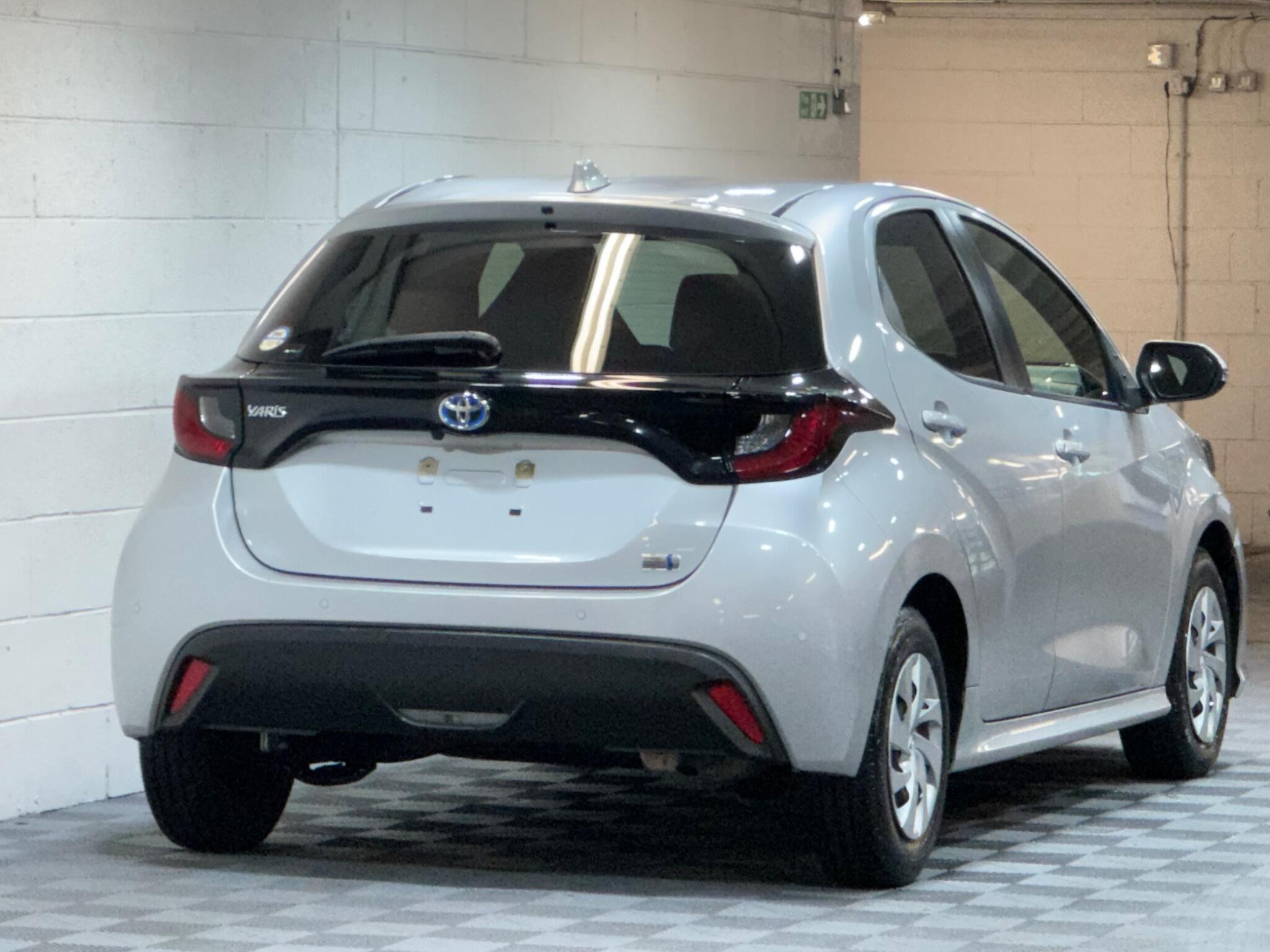 Toyota Yaris - Image 4