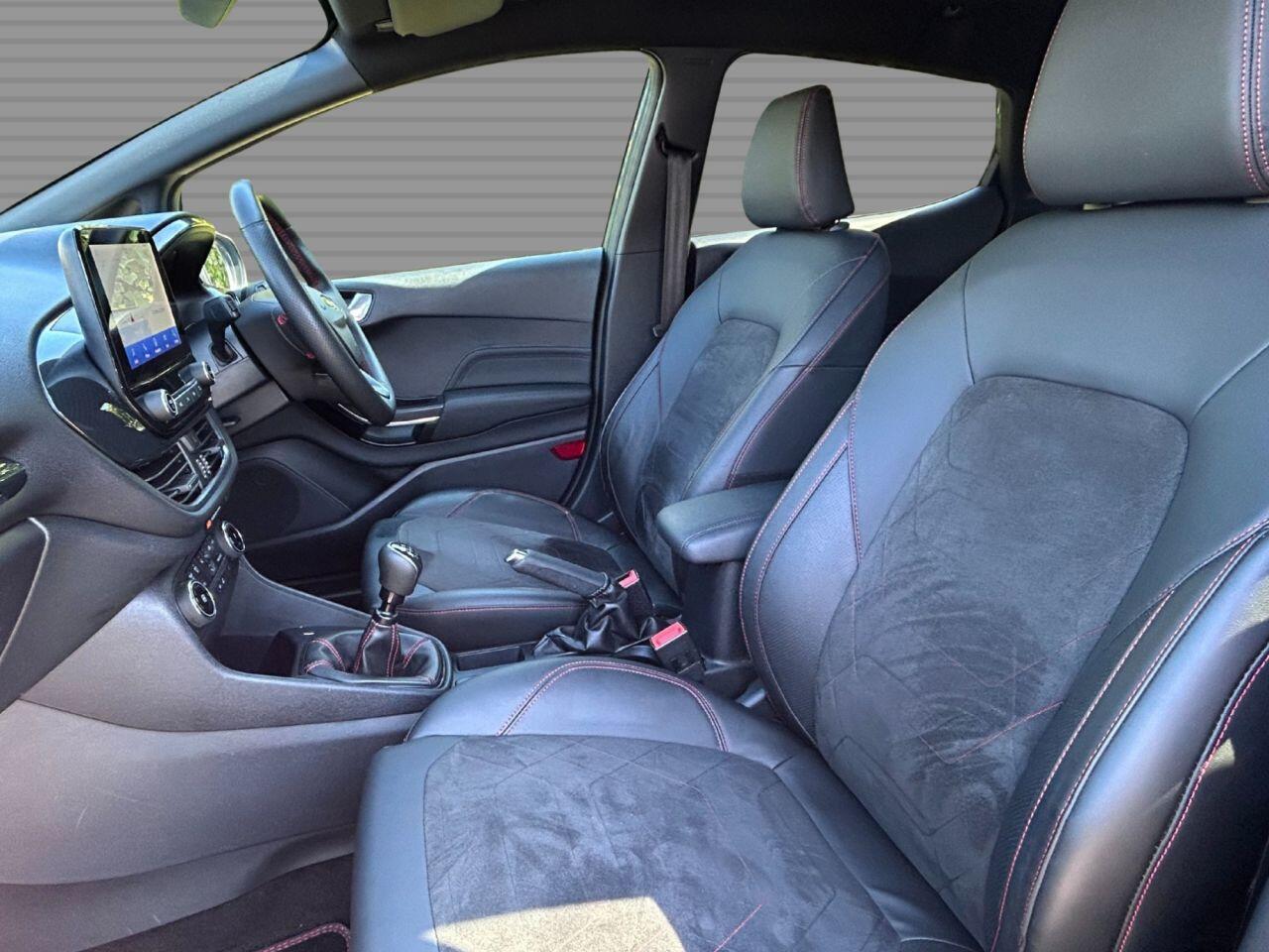 Ford Fiesta - Image 16