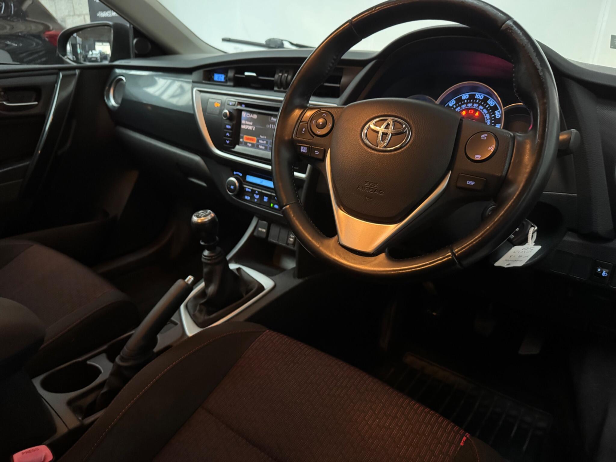 Toyota Auris - Image 4
