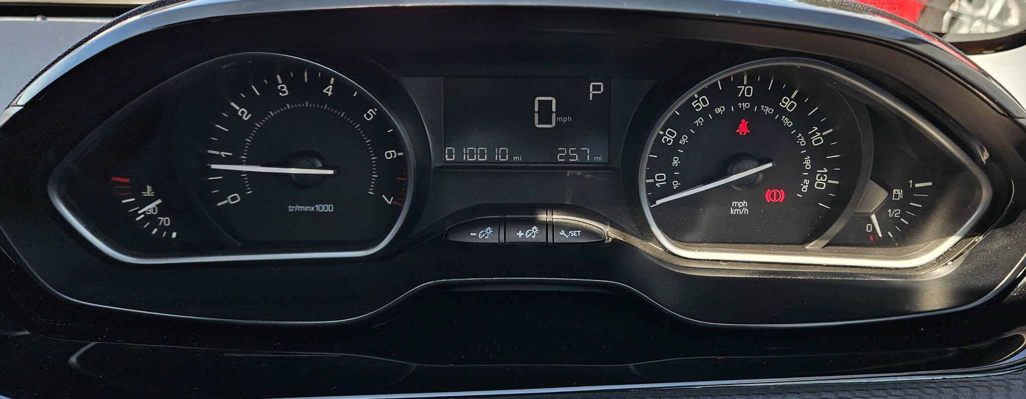 Peugeot 208 - Image 18