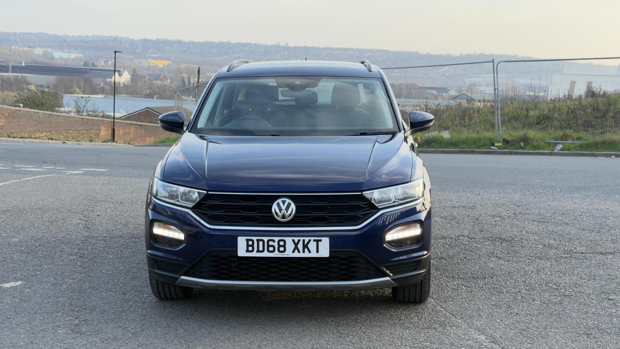 Volkswagen T-Roc - Image 2