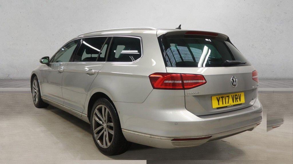 Volkswagen Passat - Image 3