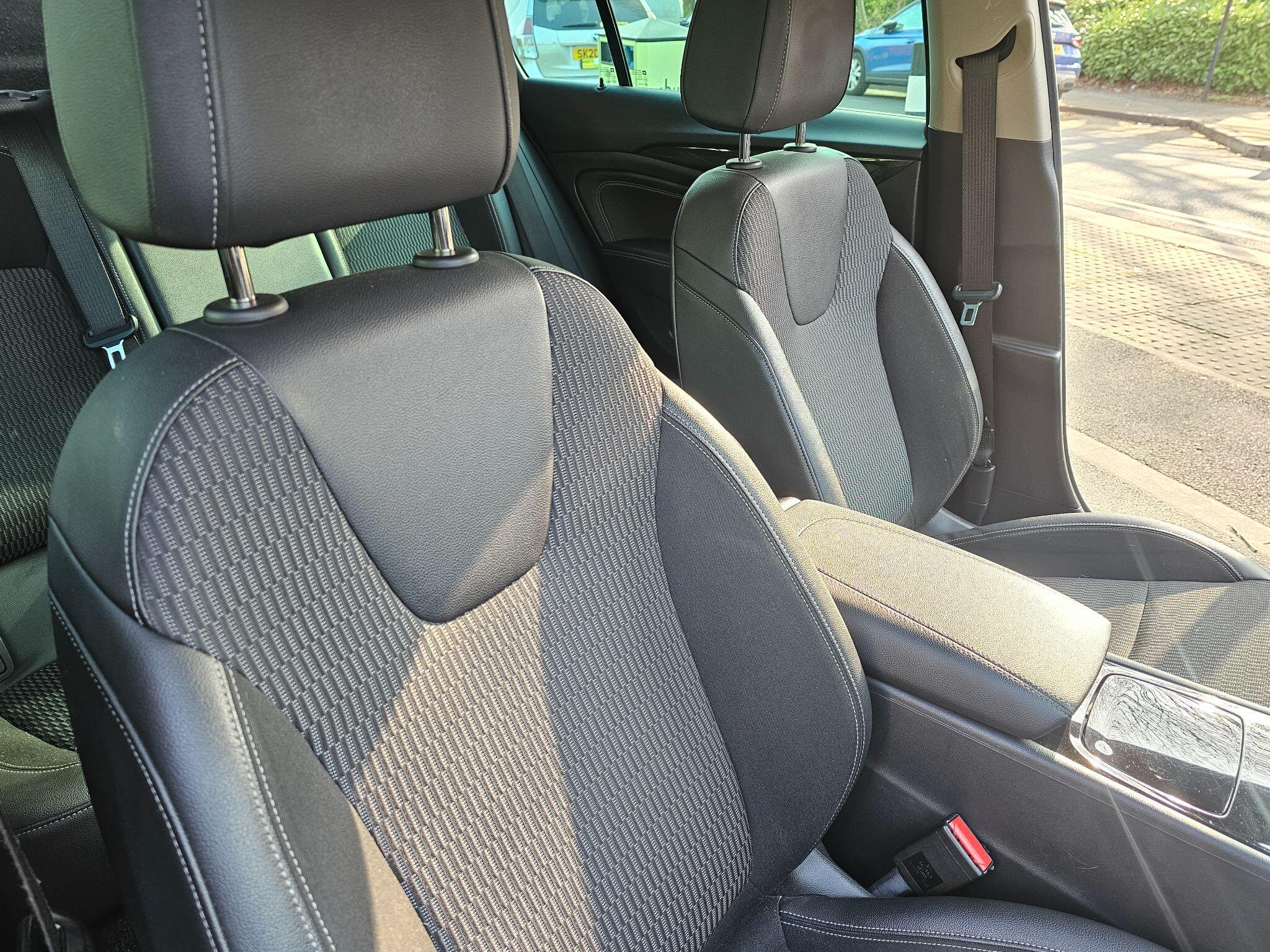 Vauxhall Insignia - Image 23