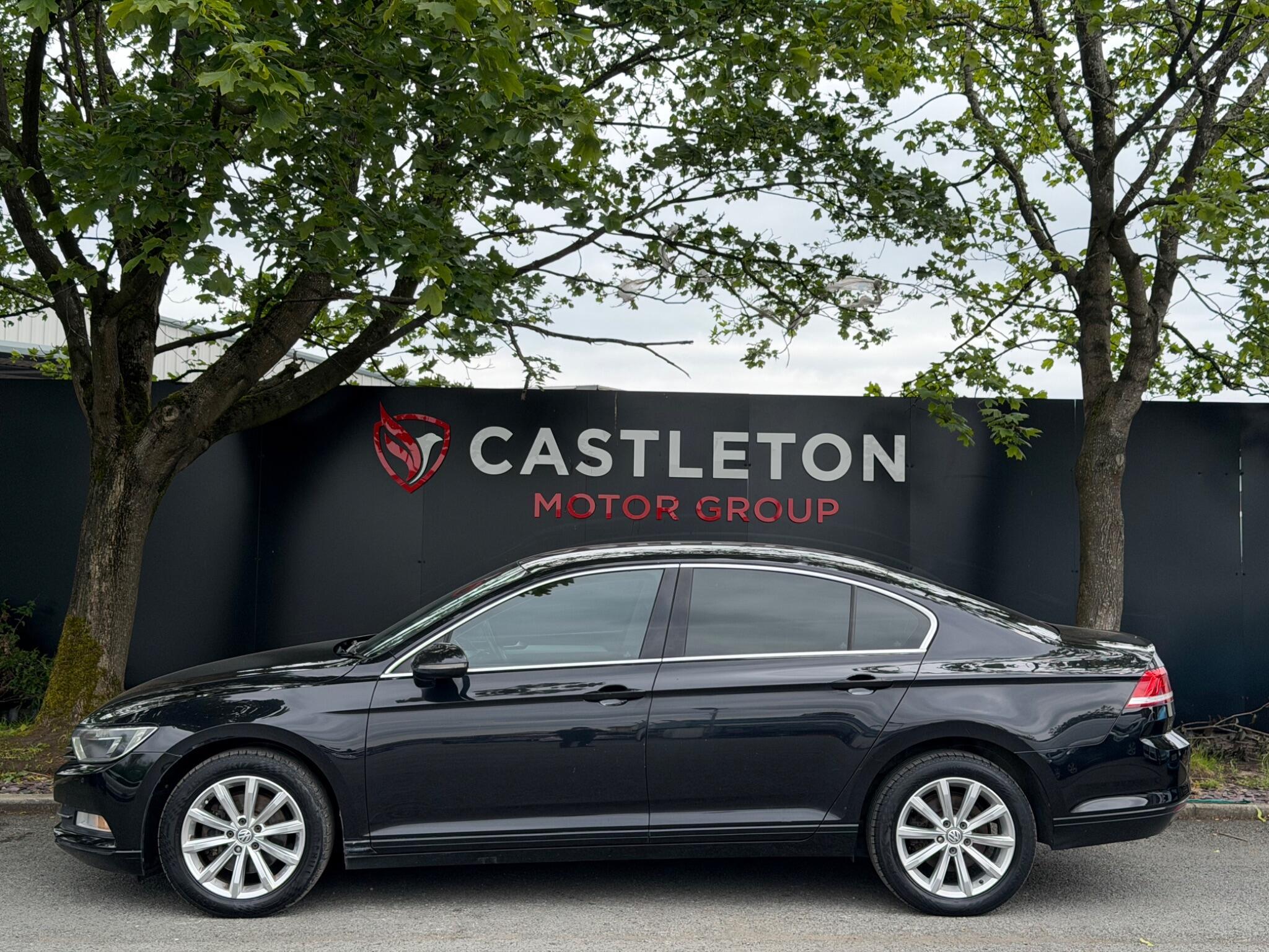 Volkswagen Passat - Image 9