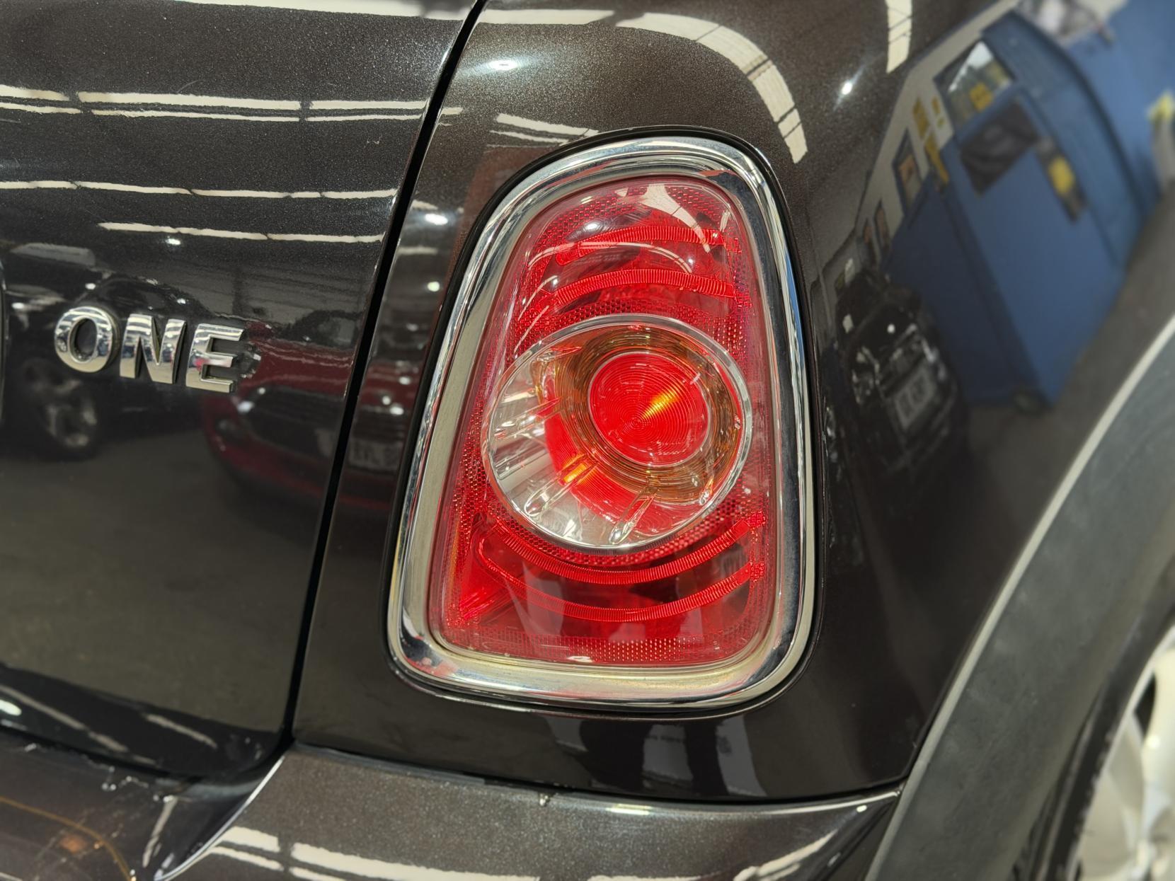 MINI Convertible - Image 12