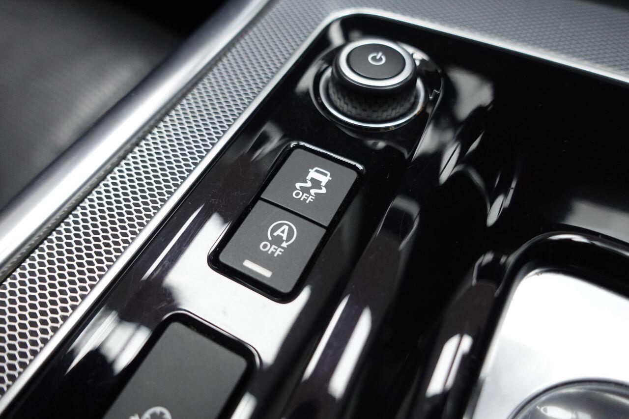 Jaguar XE - Image 47